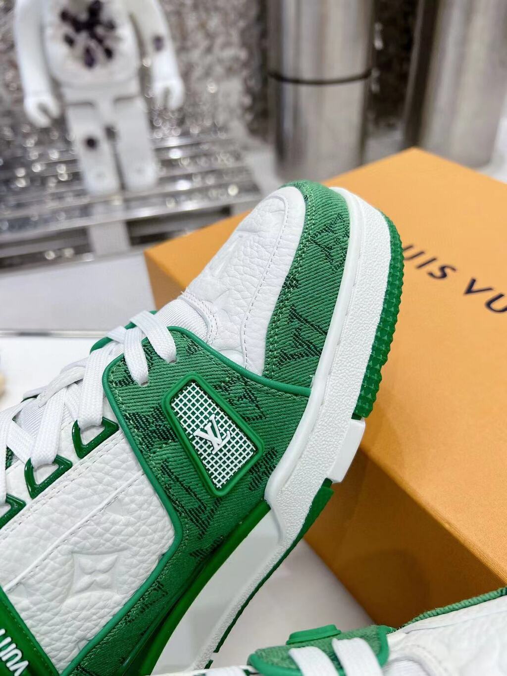 Tênis Denim Branco Padrão Monograma Geométrico Verde