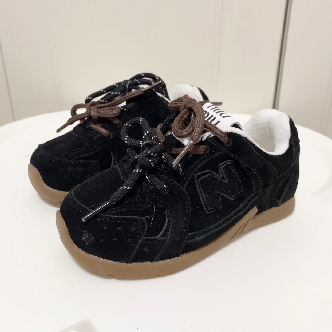 Tênis Infantil Runner Malha Preto Detalhe Lateral