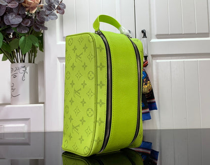 Necessaire Couro Padrão Monograma Geométrico Amarelo Neon