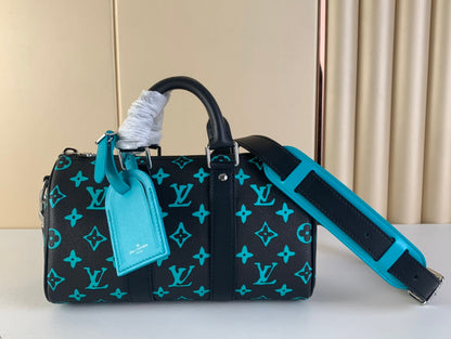Bolsa de Viagem Couro Padrão Monograma Geométrico Marrom 25cm