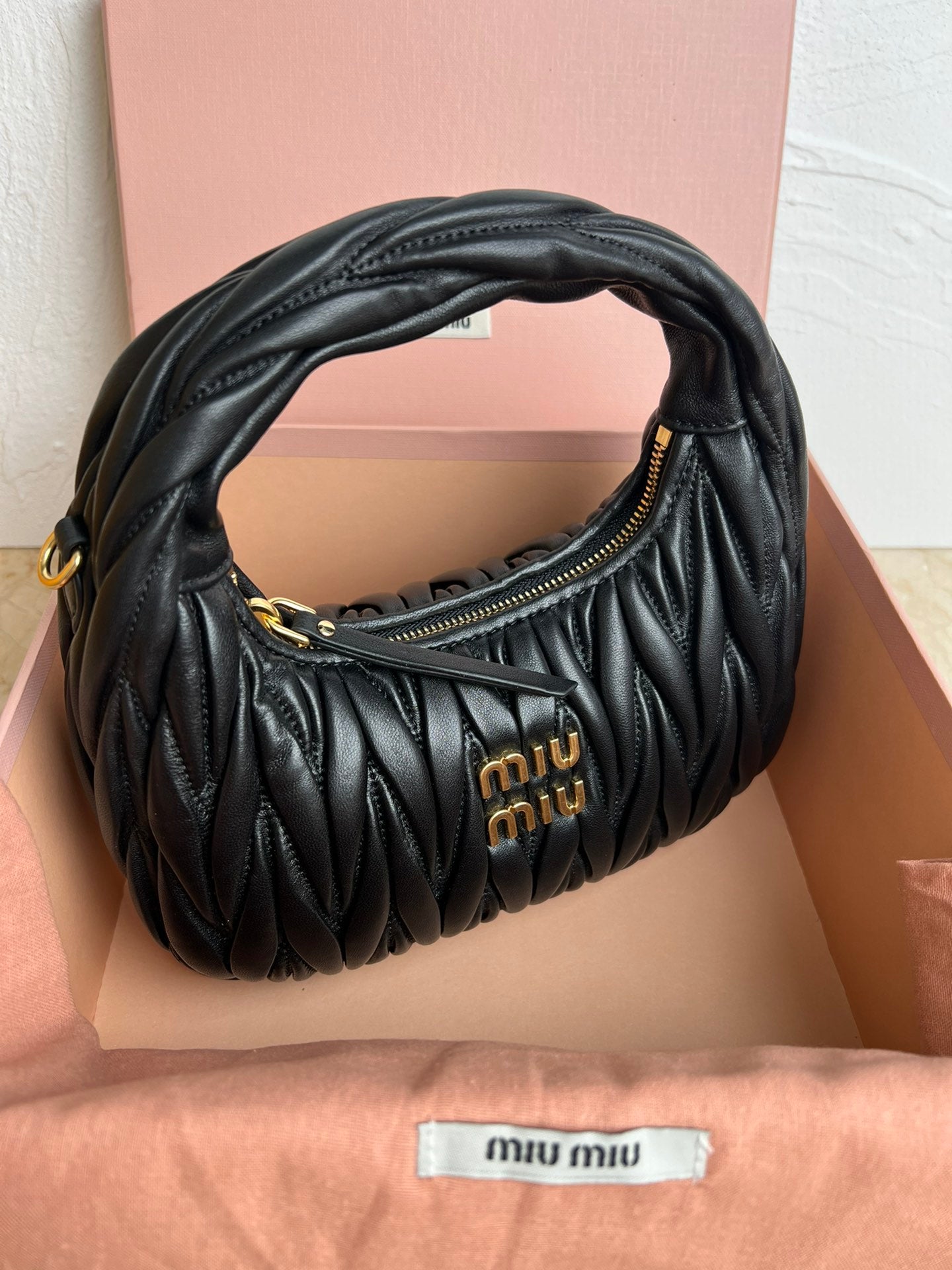 Bolsa Hobo Mini Cetim Acolchoado Preto