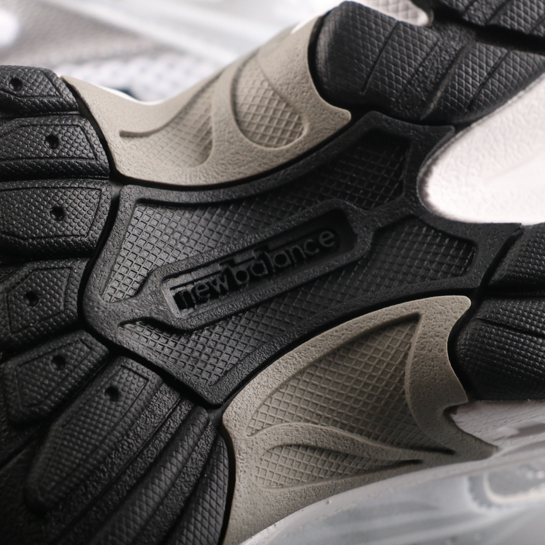 Tênis Runner Malha Branco Prata e Azul Marinho