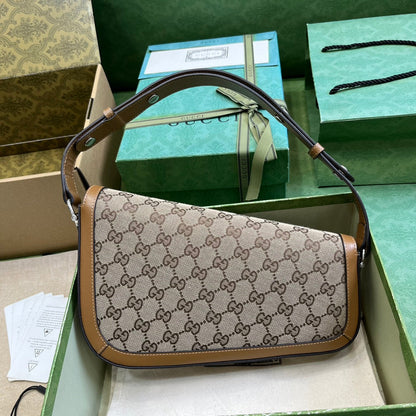 Bolsa Couro Marrom Fechamento Metálico Ferradura