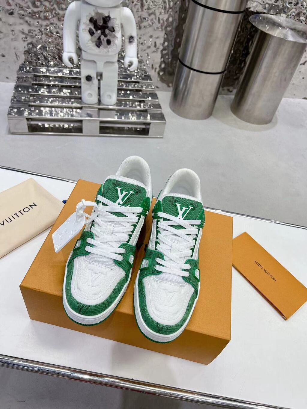 Tênis Denim Branco Padrão Monograma Geométrico Verde