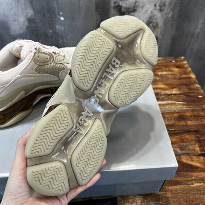 Tênis Solado Triplo Off-Branco Sola Transparente