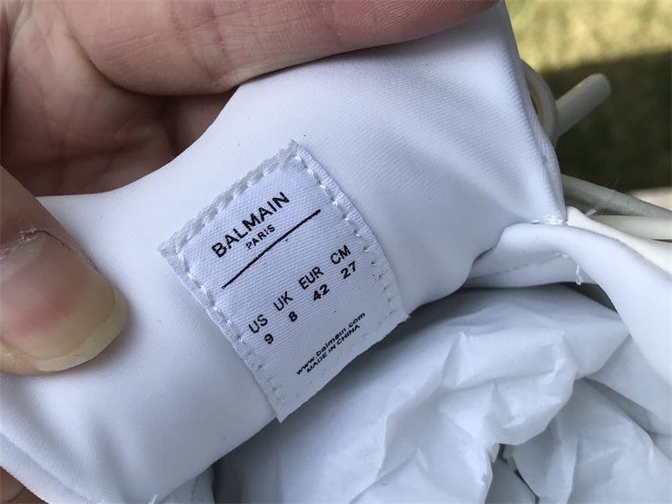 Tênis Couro Branco Cano Baixo com Detalhe Unicórnio
