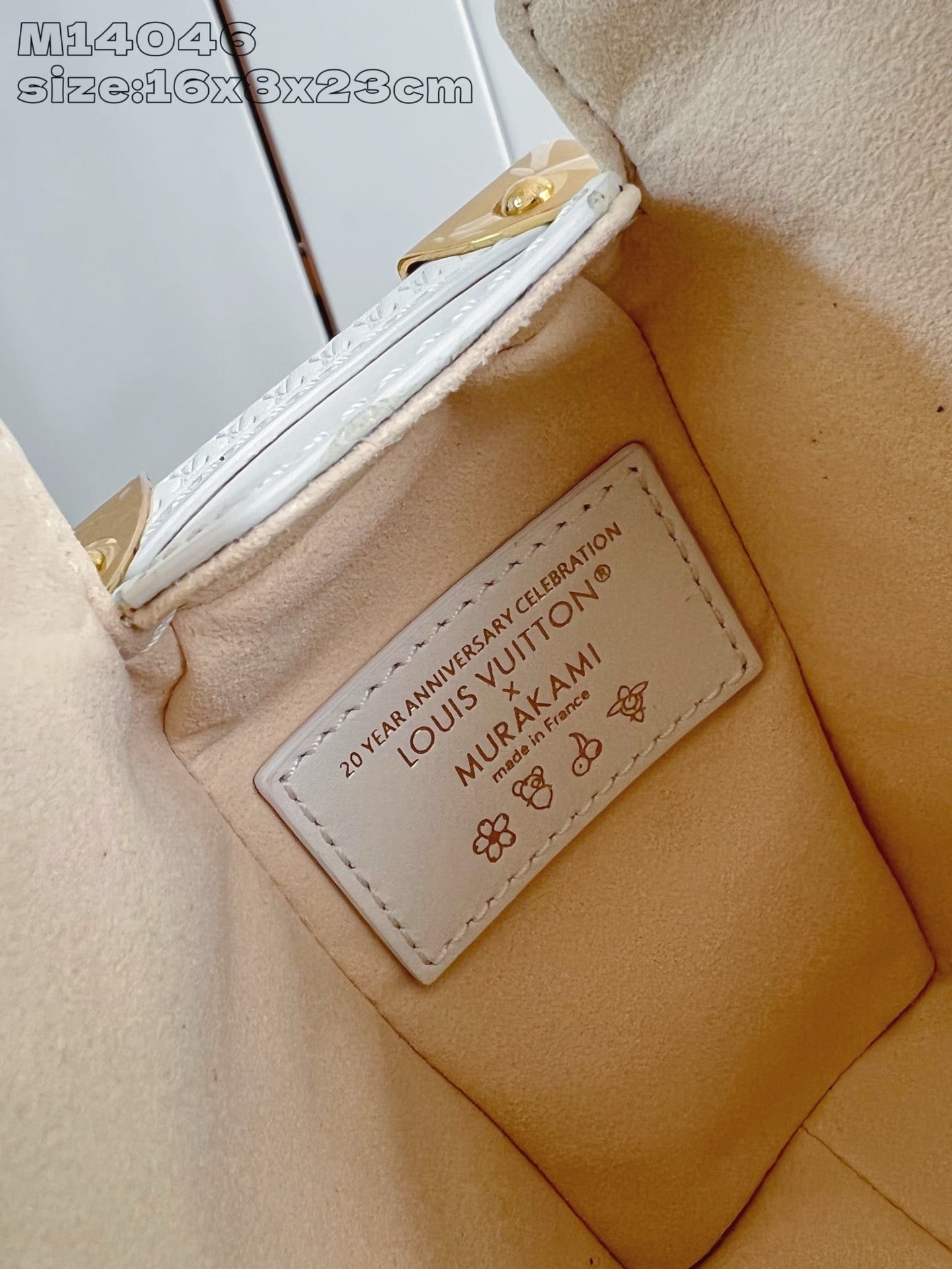 Bolsa Satchel Couro Branco Detalhes Multicoloridos Lateral