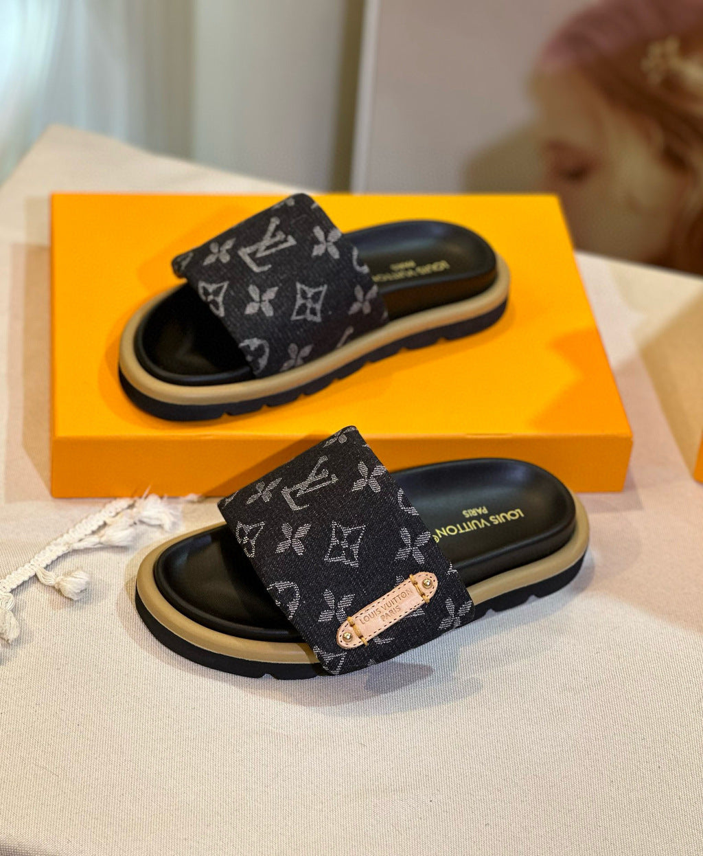 Chinelo Flatform Pillow Preto