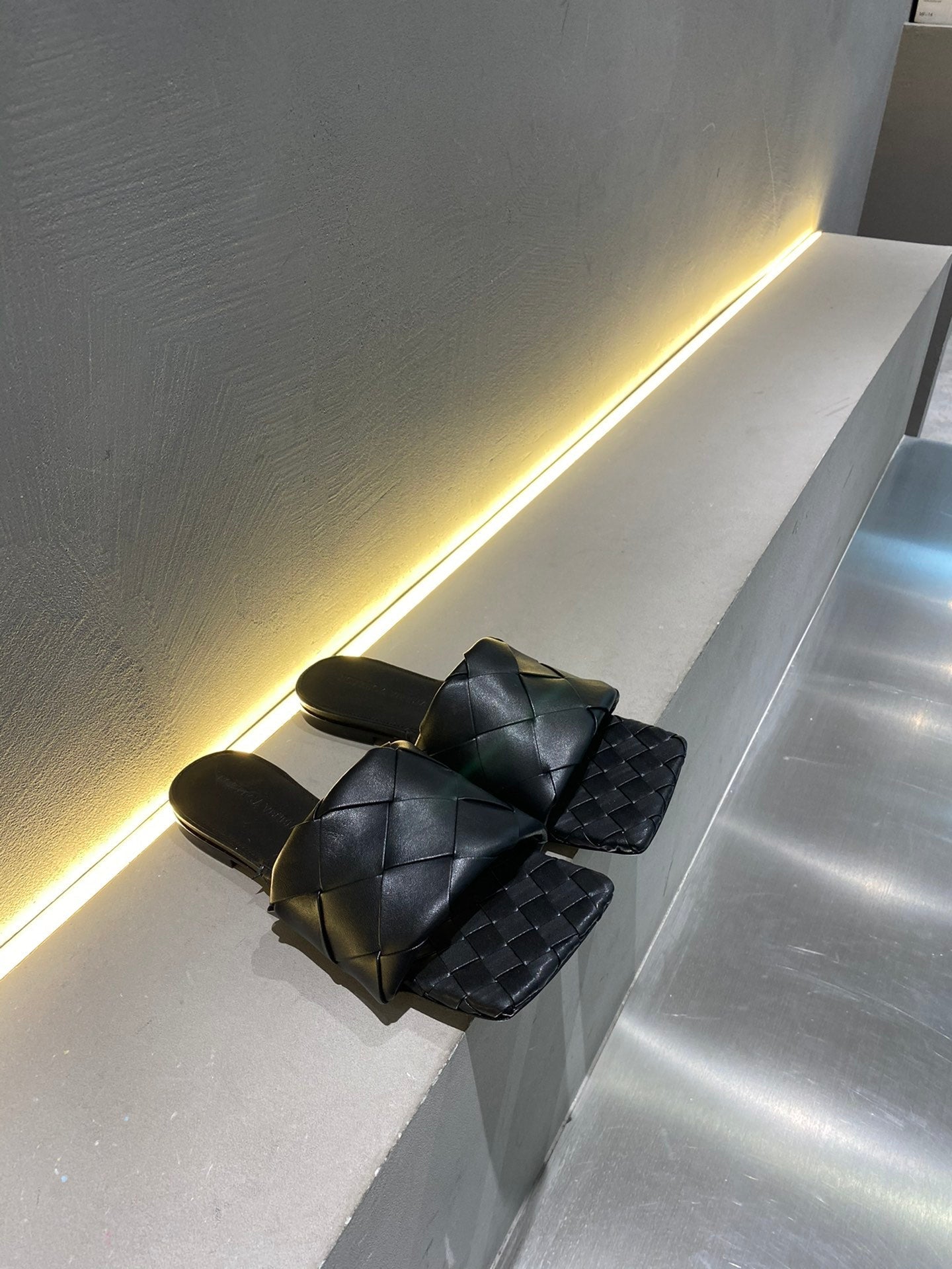 Sandália Couro Trançado Preto
