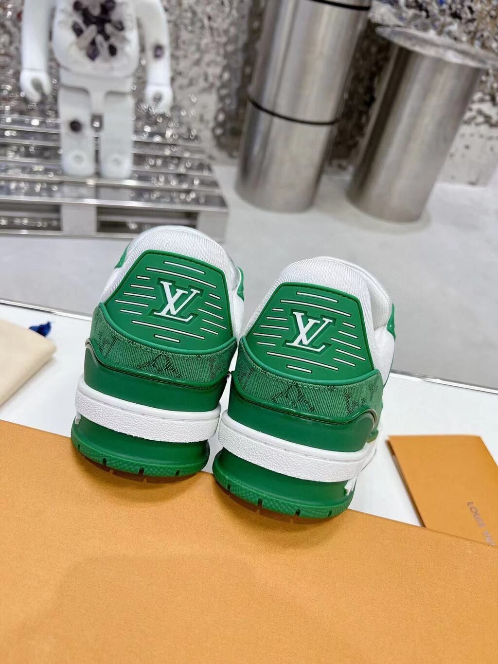 Tênis Denim Branco Padrão Monograma Geométrico Verde