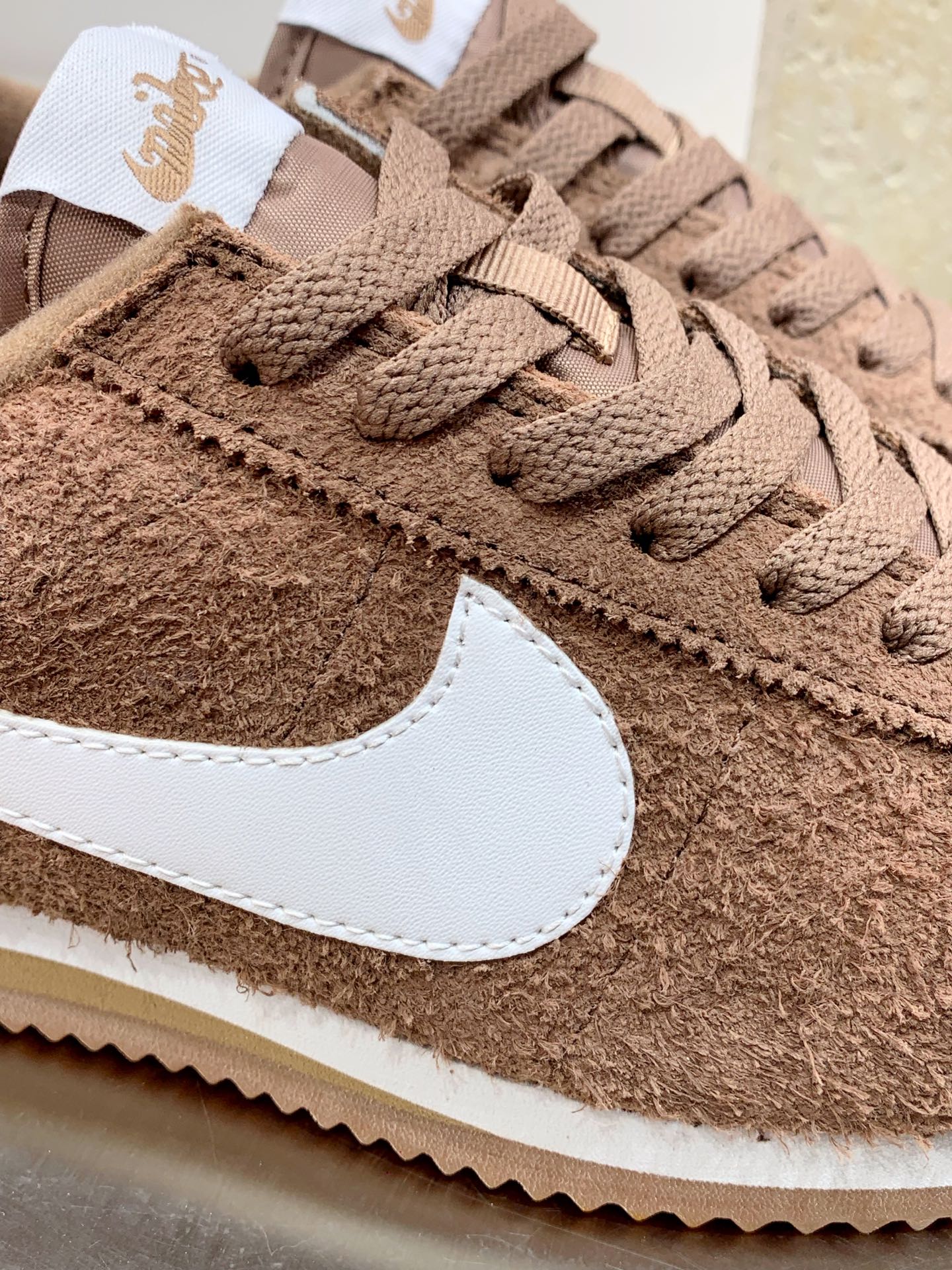Tênis Couro Vintage Curry Detalhe Branco