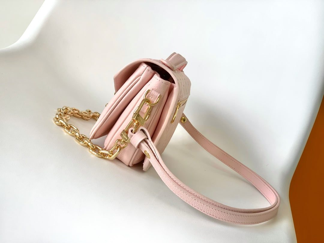 Bolsa Pochete Couro Padrão Monograma Geométrico Rosa Opala