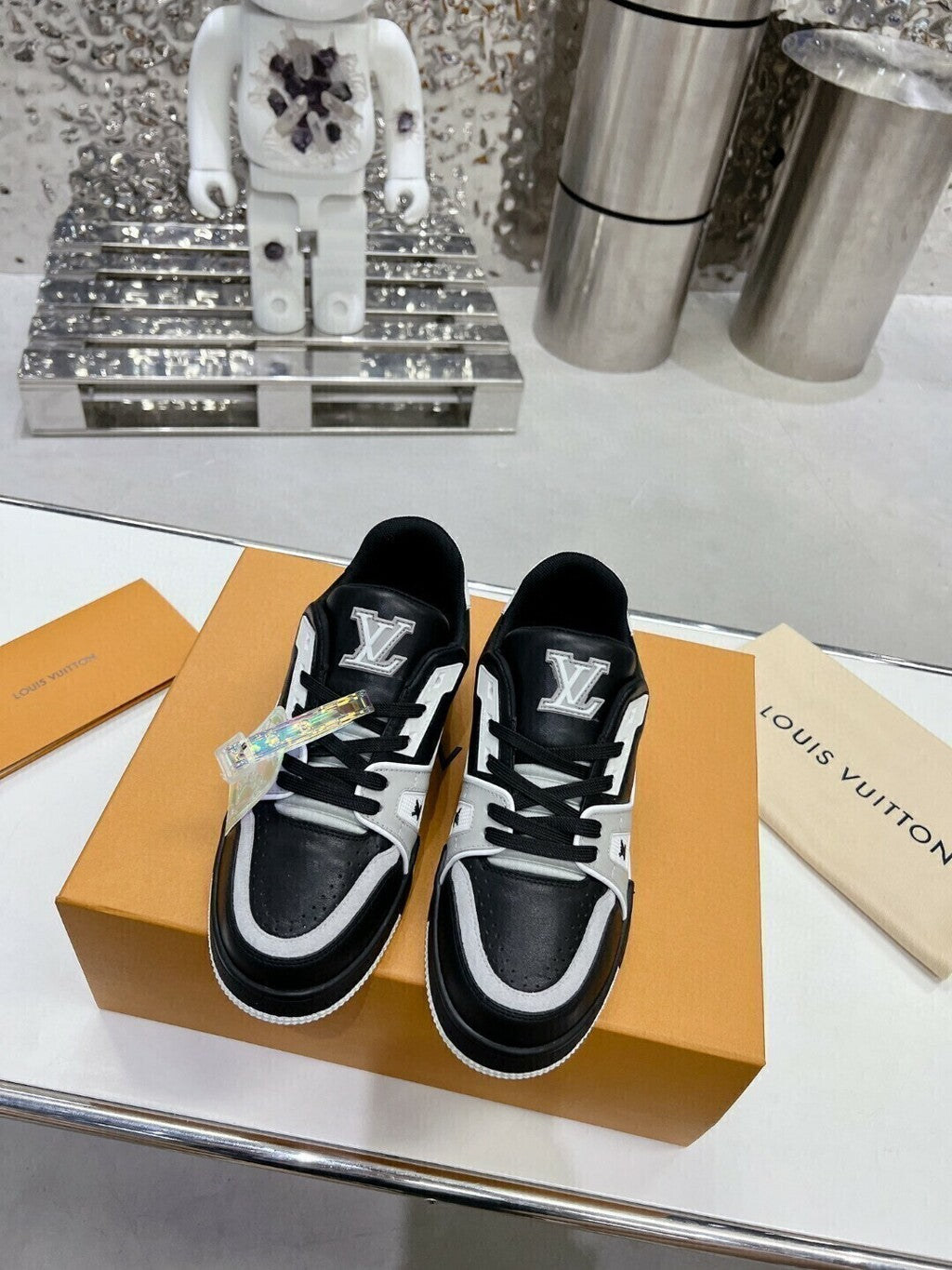 Tênis Casual Malha Preto Cinza e Branco
