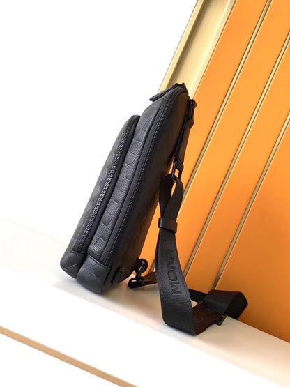Mochila Nylon Preta com Detalhe Frontal Minimalista