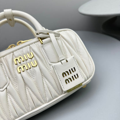 Bolsa Satchel Couro Nappa Acolchoada Bege