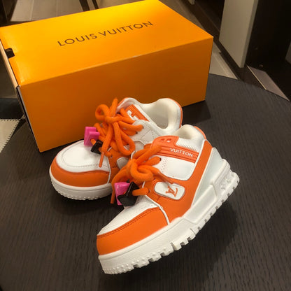 Tênis Infantil Padrão Monograma Geométrico Laranja