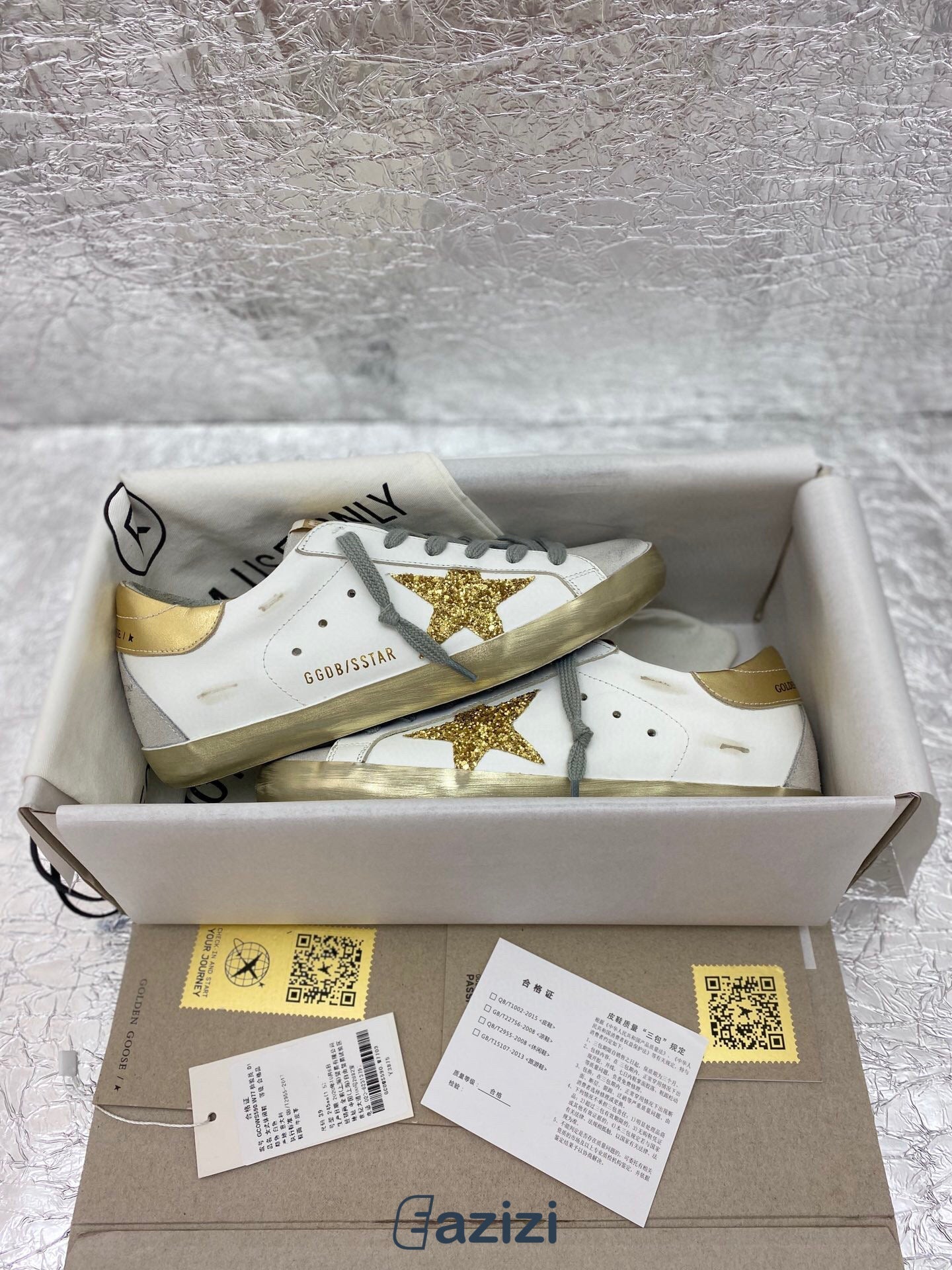 Tênis Couro Branco Estrela Lateral Dourada