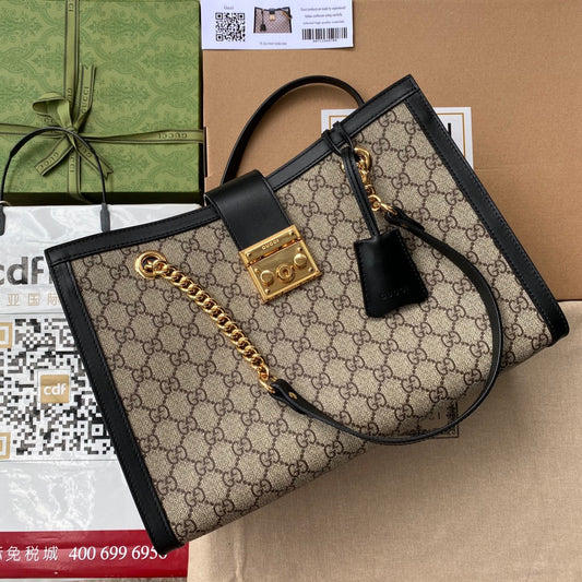 Bolsa Shoulder Couro Médio com Fechadura Frontal