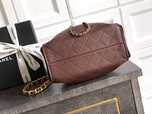 Chanel 25 Mini vinho, detalhe da base