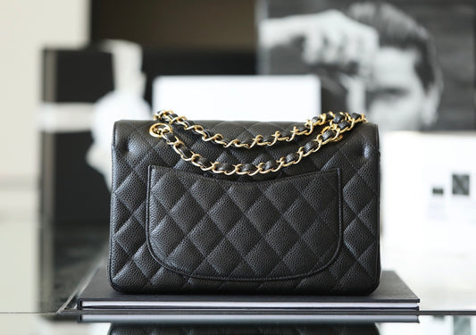 Chanel Classic Flap preta tamanho Mini, vista traseira