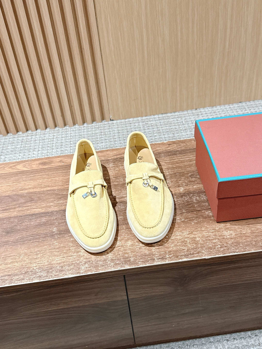 Loro Piana Summer Charms Walk | Amarelo Manteiga
