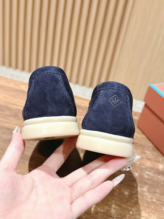 Loro Piana Summer Charms Walk Feminino na cor Azul Marinho, detalhe 4
