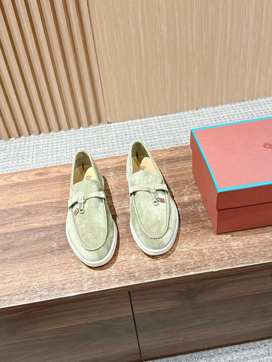Loro Piana Summer Charms Walk Feminino na cor Verde Sálvia