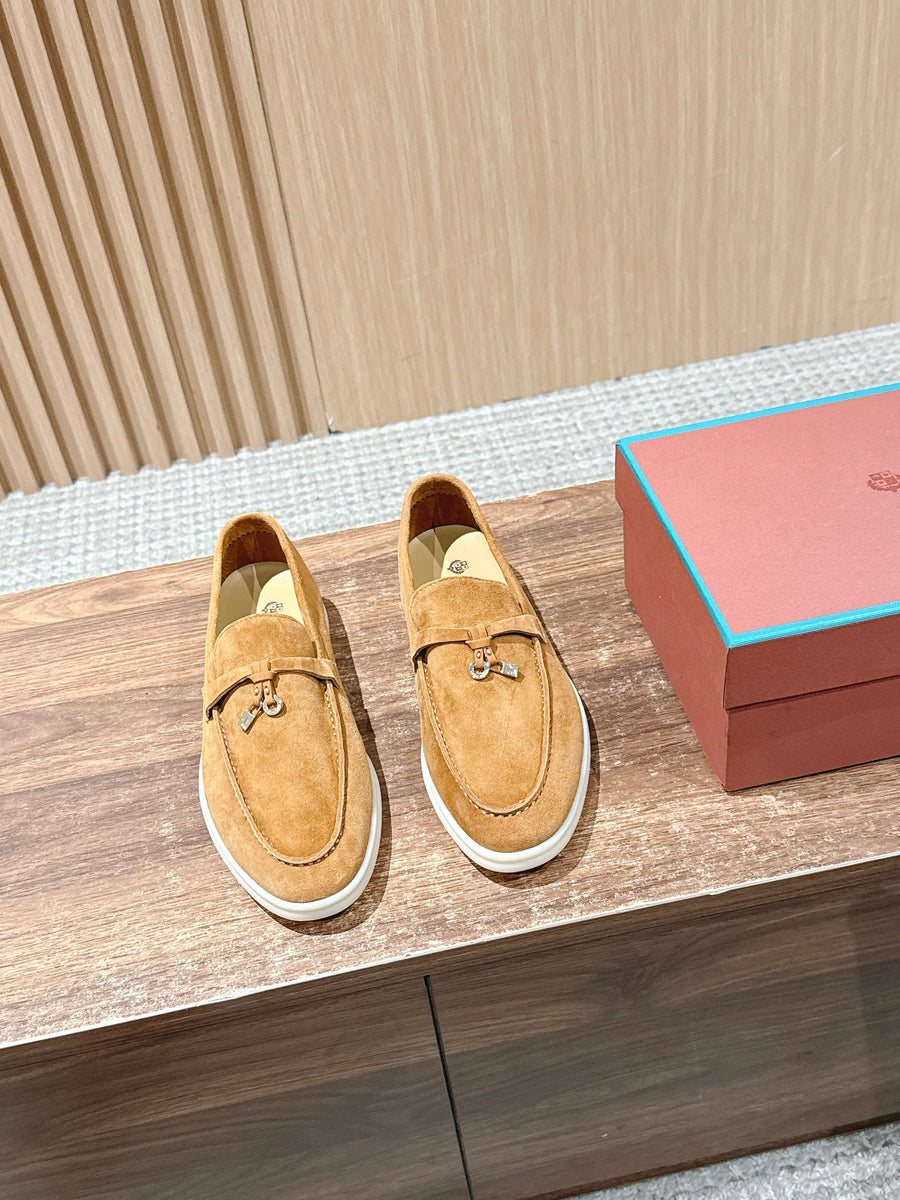 Loro Piana Summer Charms Walk | Caramelo