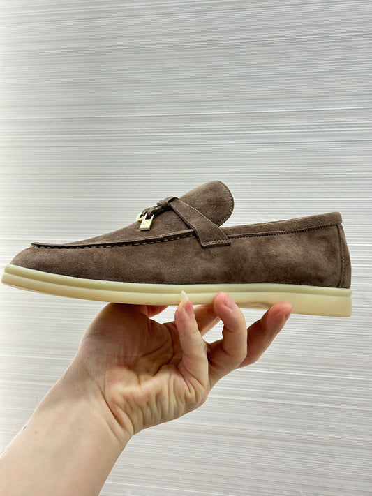 Loro Piana Summer Charms Walk Feminino na cor Taupe, detalhe 7