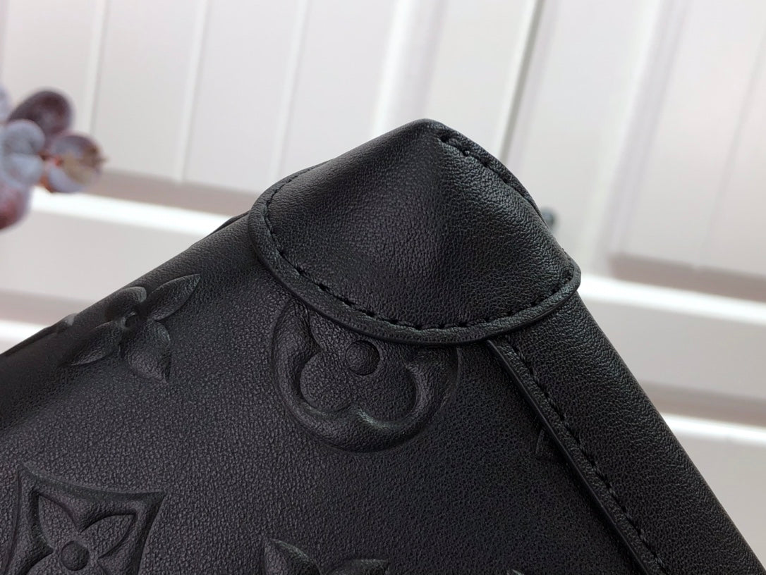 Bolsa Estruturada Couro Padrão Monograma Geométrico Preto Tamanho XS