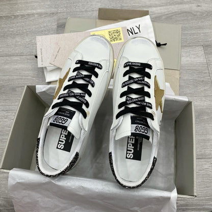 Tênis Couro Branco Estrela Lateral Dourada