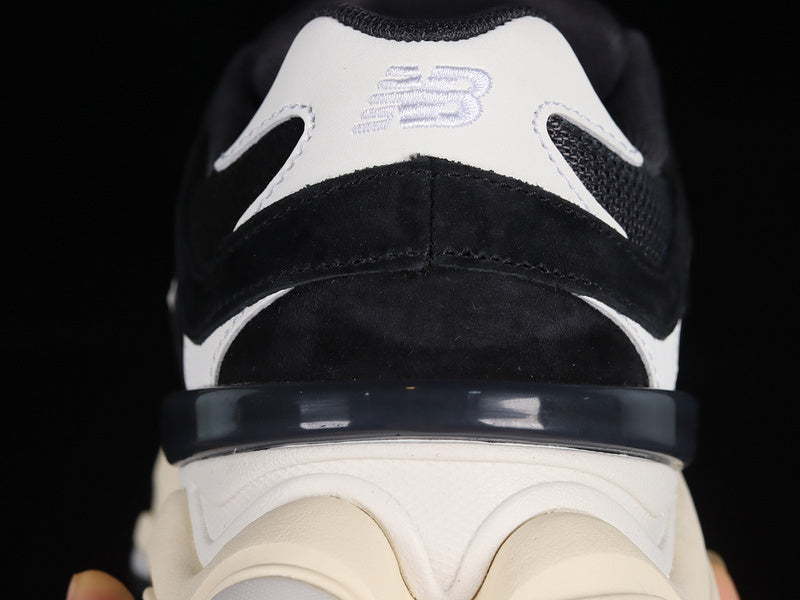 Tênis Runner Malha Preto Detalhe Branco