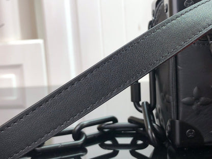Bolsa Pequena Couro Preto Padrão Monograma Geométrico Mini