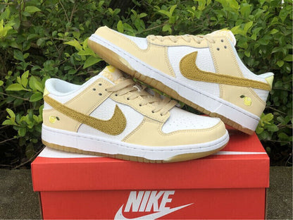Tênis Cano Baixo Couro Branco Detalhe Amarelo