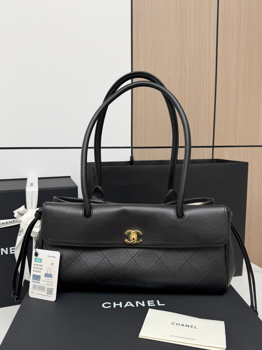 CHANEL 26S Urban Essential Tote