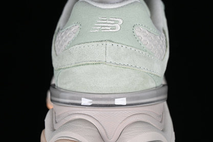 Tênis Runner Couro Cinza Prata Detalhes Verde Musgo