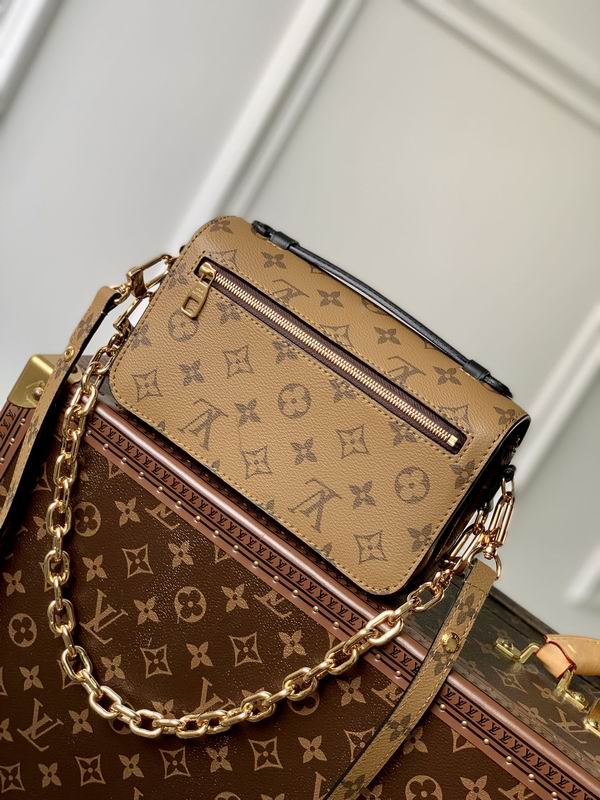 Bolsa Pequena Couro Padrão Monograma Geométrico Marrom