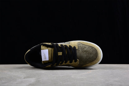 Tênis Cano Baixo Couro Colorido Detalhe Swoosh