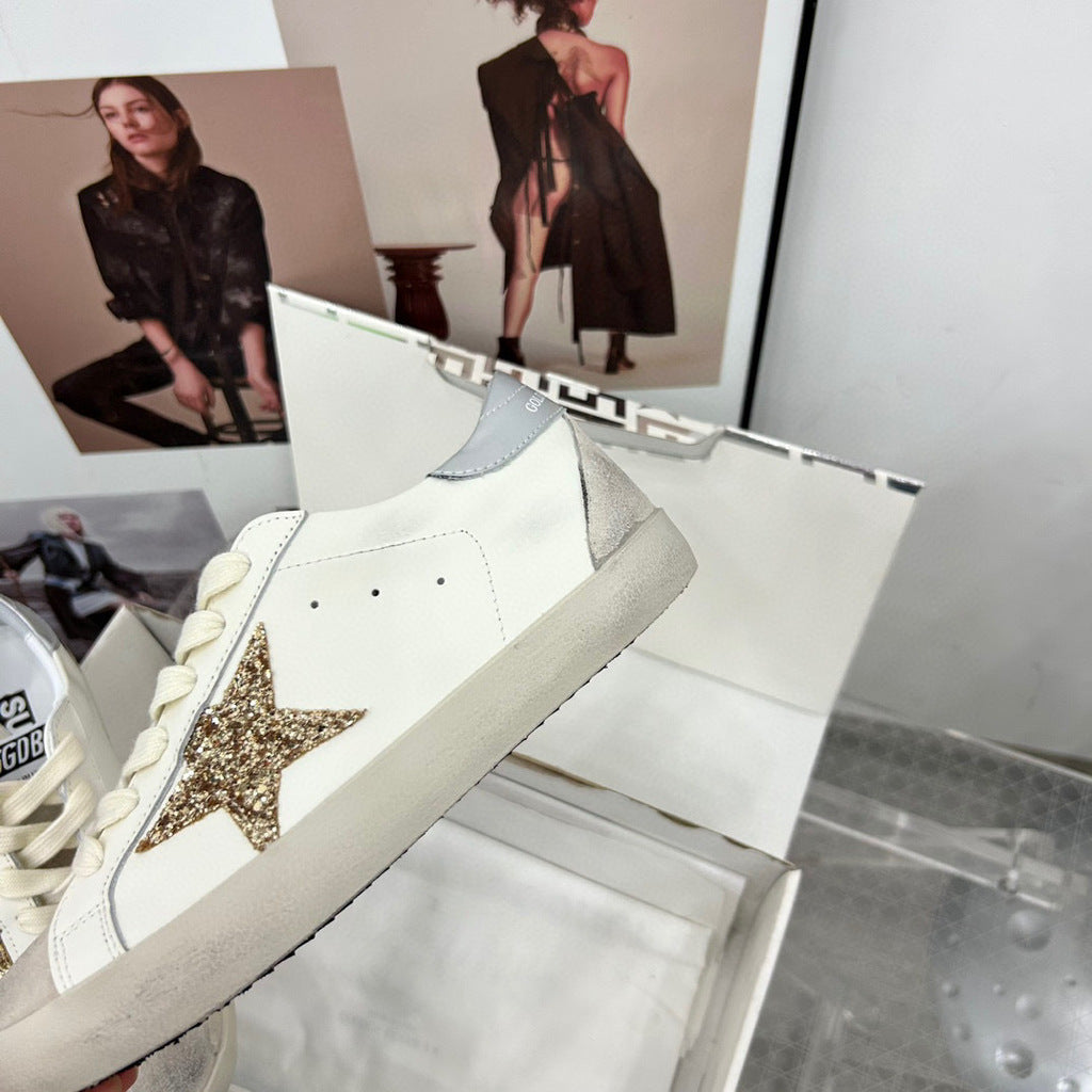 Tênis Couro Branco Estrela Lateral Dourada