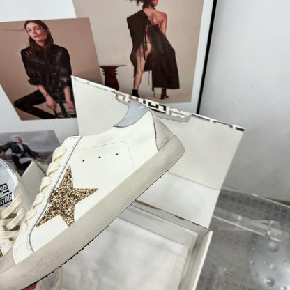 Tênis Couro Branco Estrela Lateral Dourada