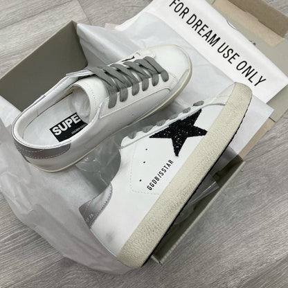 Tênis Couro Branco Solado Desgastado Estilo Vintage