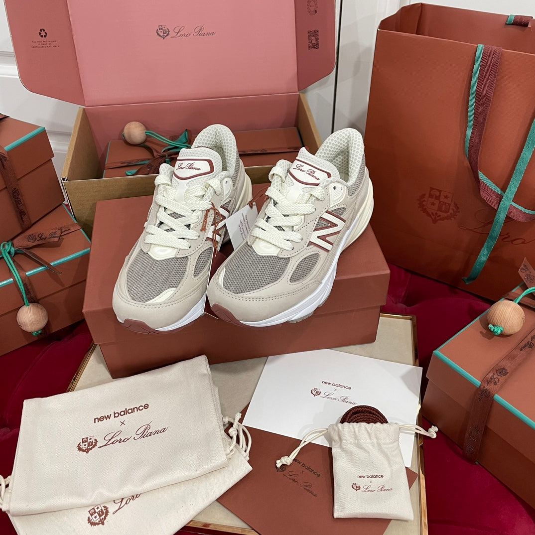 Tênis Runner Malha e Lã Creme Detalhes Laterais