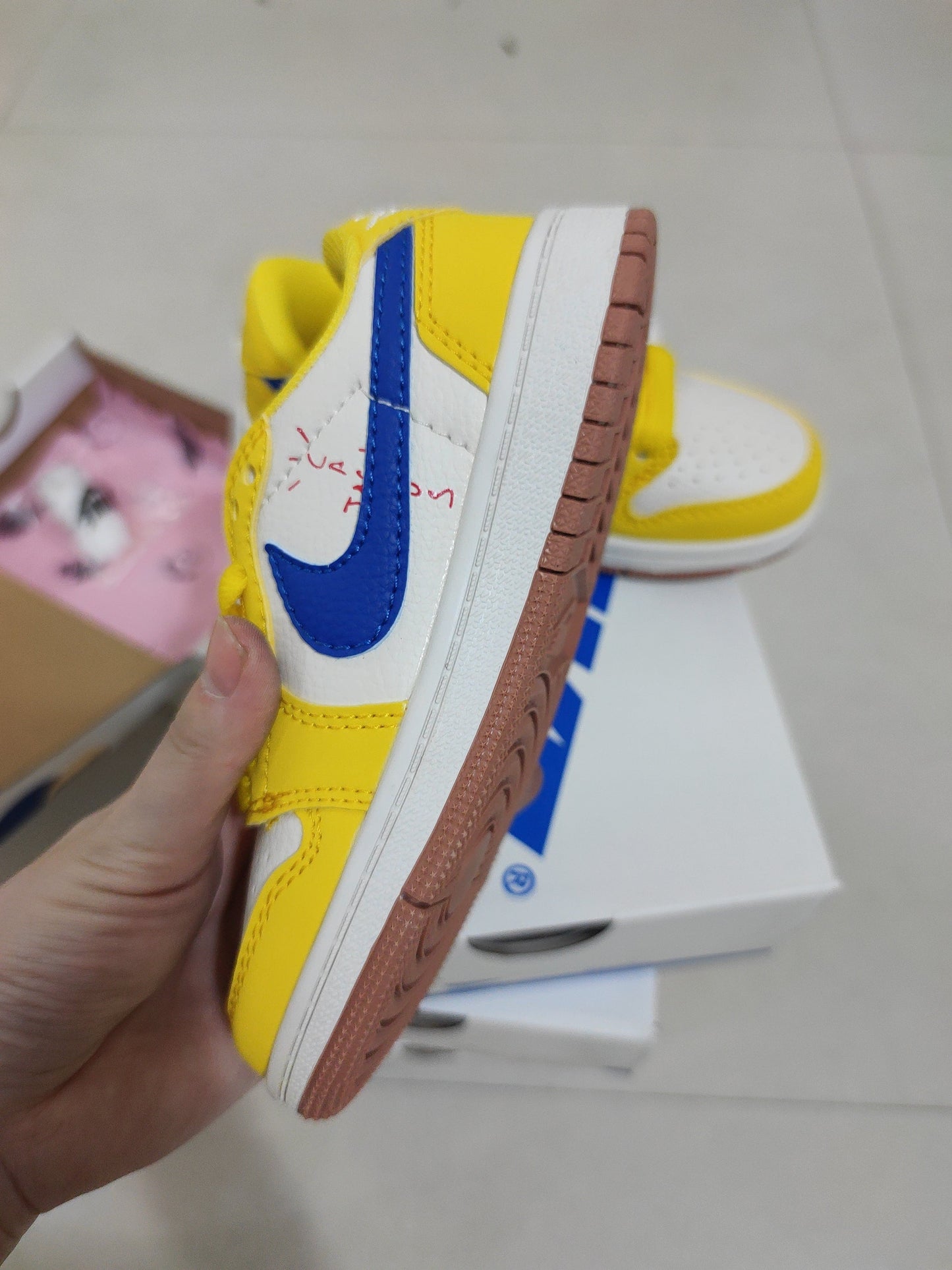 Tênis Cano Alto Basquete Infantil Amarelo Detalhes Marrom