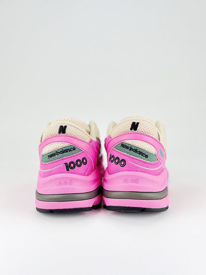 Tênis Runner Camurça Bege Detalhes Rosa e Verde
