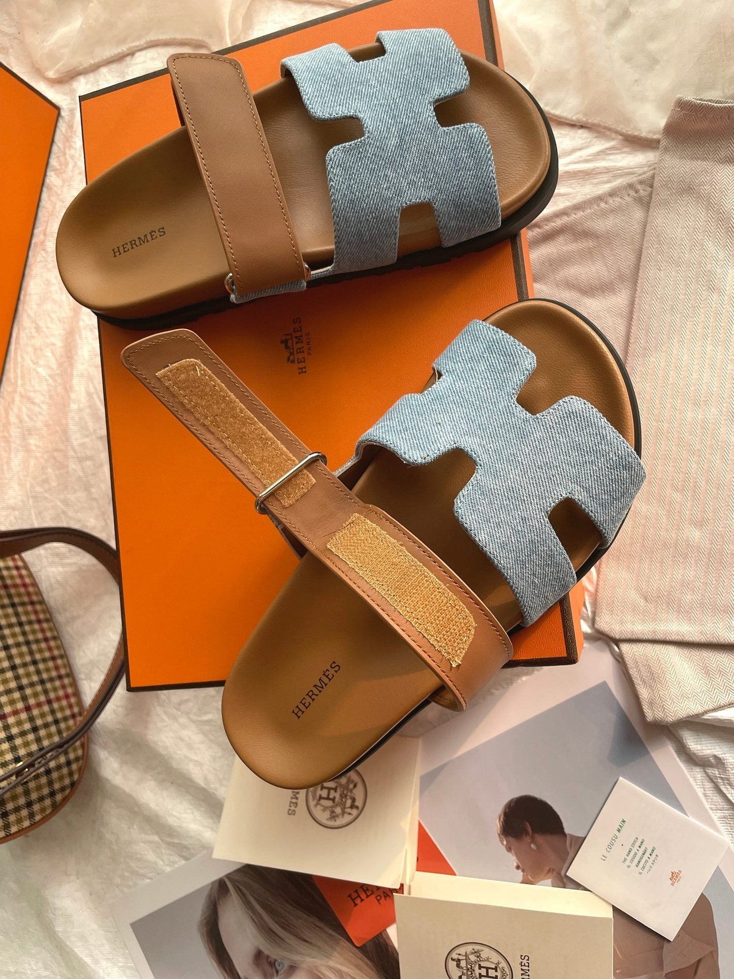 Sandália Couro Jeans Tira em H Vazada