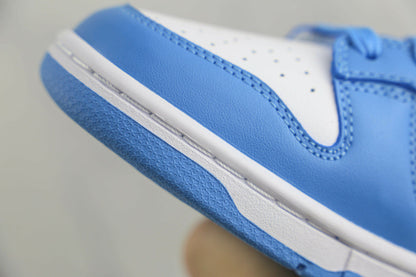 Tênis Cano Baixo Couro Branco com Detalhe Azul
