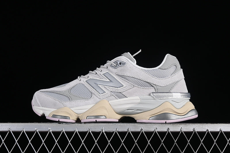 Tênis Runner Cinza com Detalhe Lilás