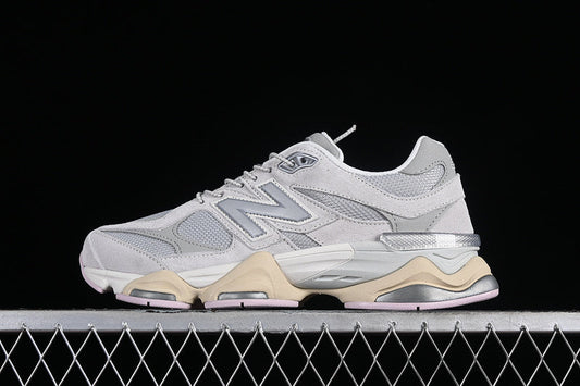 Tênis Runner Cinza com Detalhe Lilás