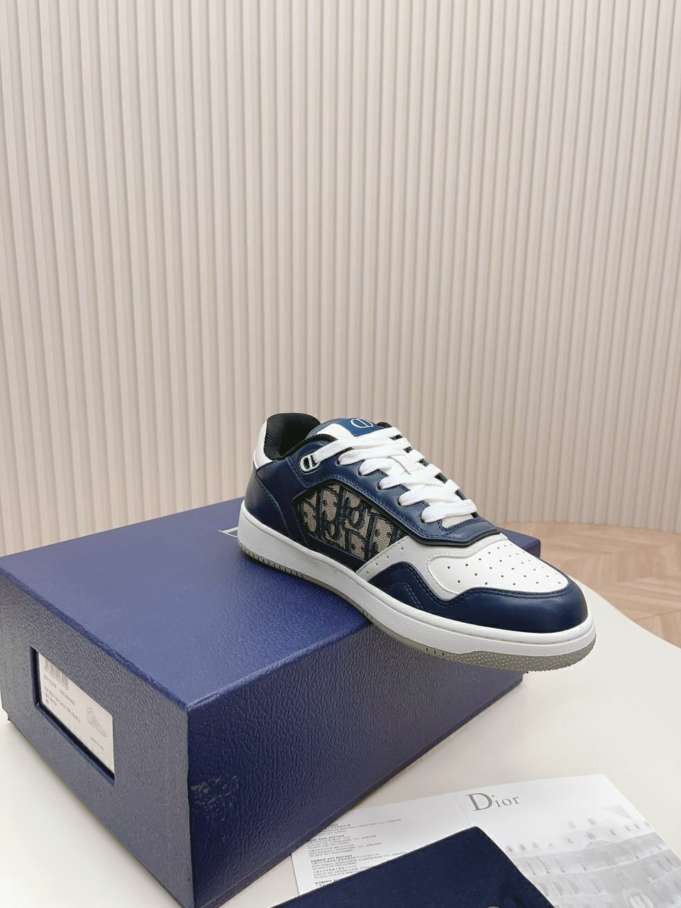 Tênis Cano Baixo Jacquard Padrão Inclinado Bege Azul e Creme