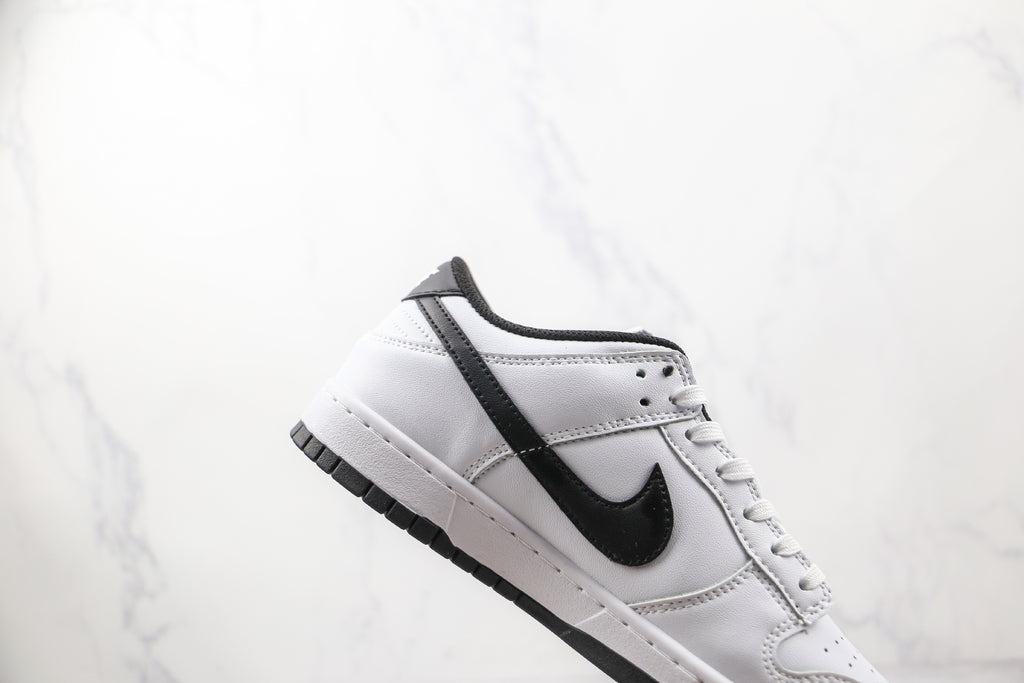 Tênis Cano Baixo Couro Branco com Detalhe Preto